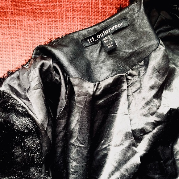 Zara Trf Outerwear Fuzzy Faux Fur Collarless Zip Front Coat in Black Size S EUC - Picture 16 of 16